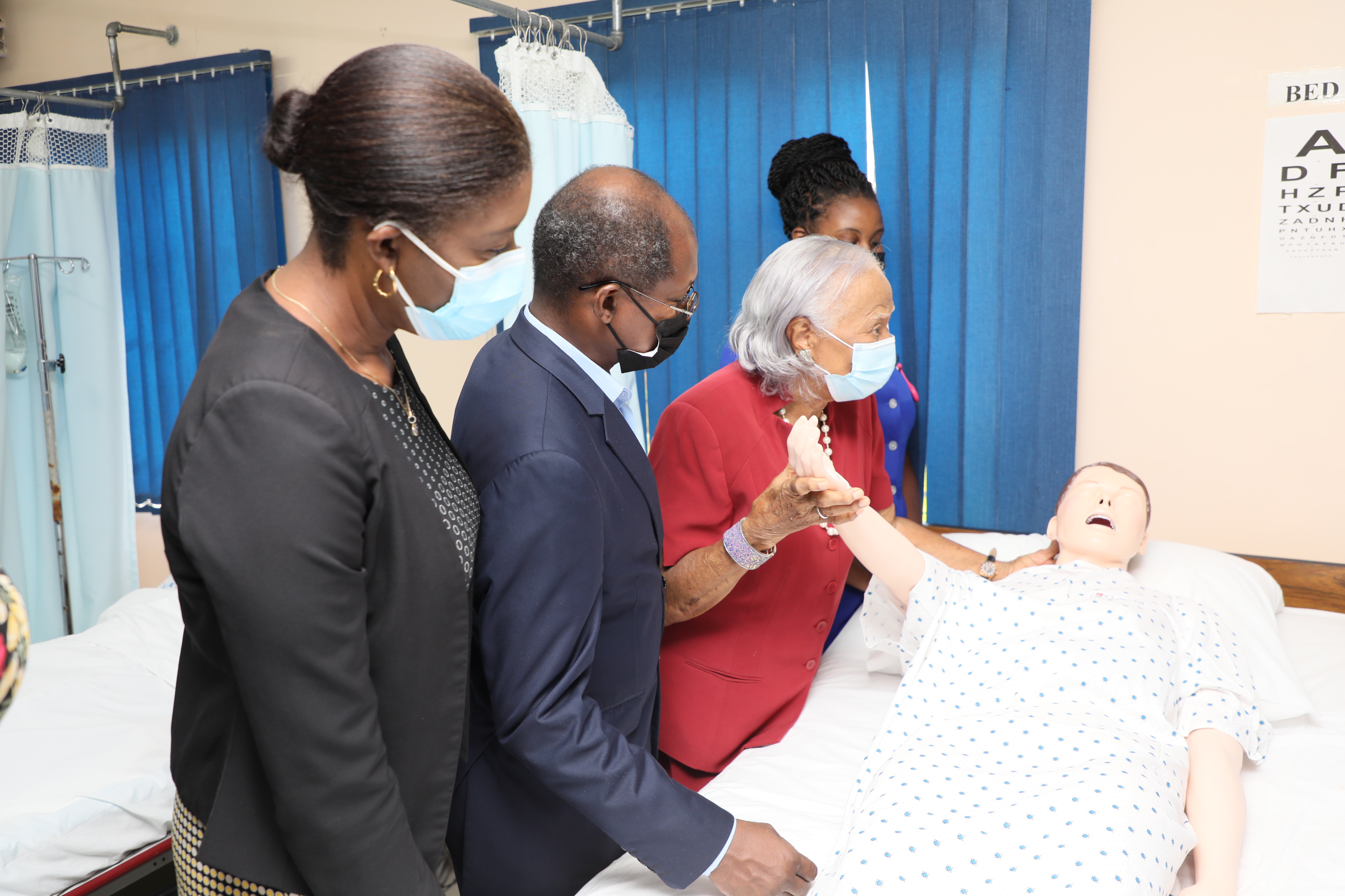 UTech, Jamaica Receives Donation of Nursing Mannequin from KPH Teaching Department Alumni 