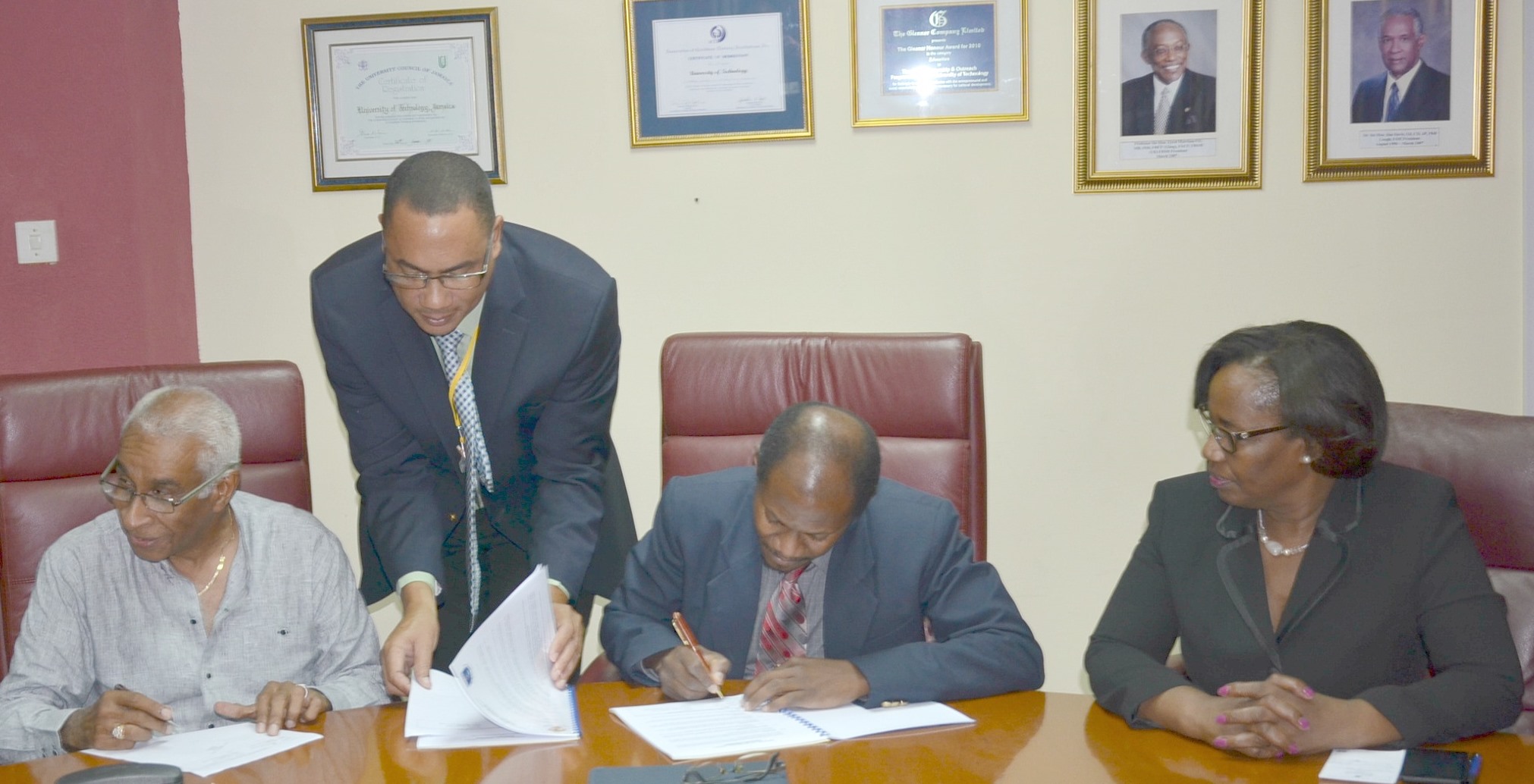 UTech, Jamaica Signs Franchise Agreements with Local Colleges for Pharmaceutical Technology Programmes